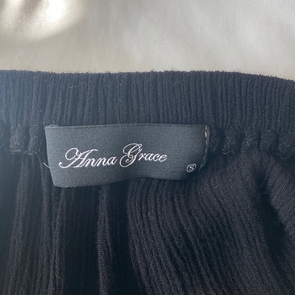 black off the shoulder top - Picture 3 of 3